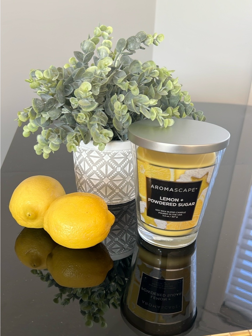 Chesapeake Bay Aromascape Lemon + Powdered Sugar Single Wick Candle 11.5 oz